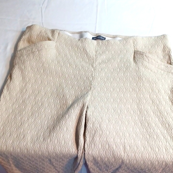 Vanhuesen   Diamond Pattern  Cream  Carpri Casual Pants Sz 16 Stretch - Picture 3 of 8